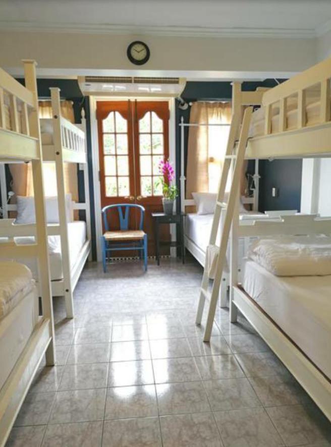 Хостел Bed In Town Чиангмай Экстерьер фото