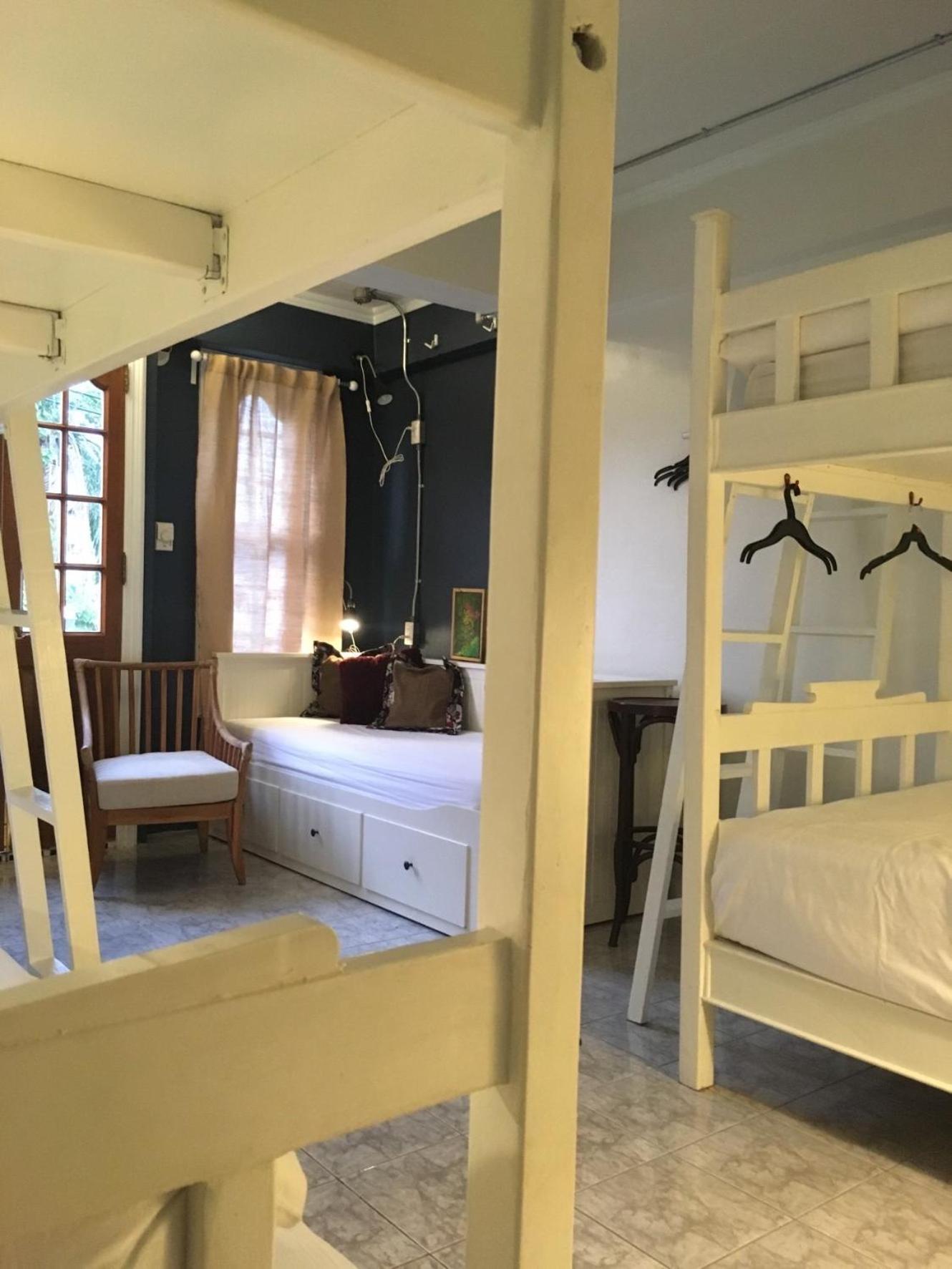 Хостел Bed In Town Чиангмай Экстерьер фото