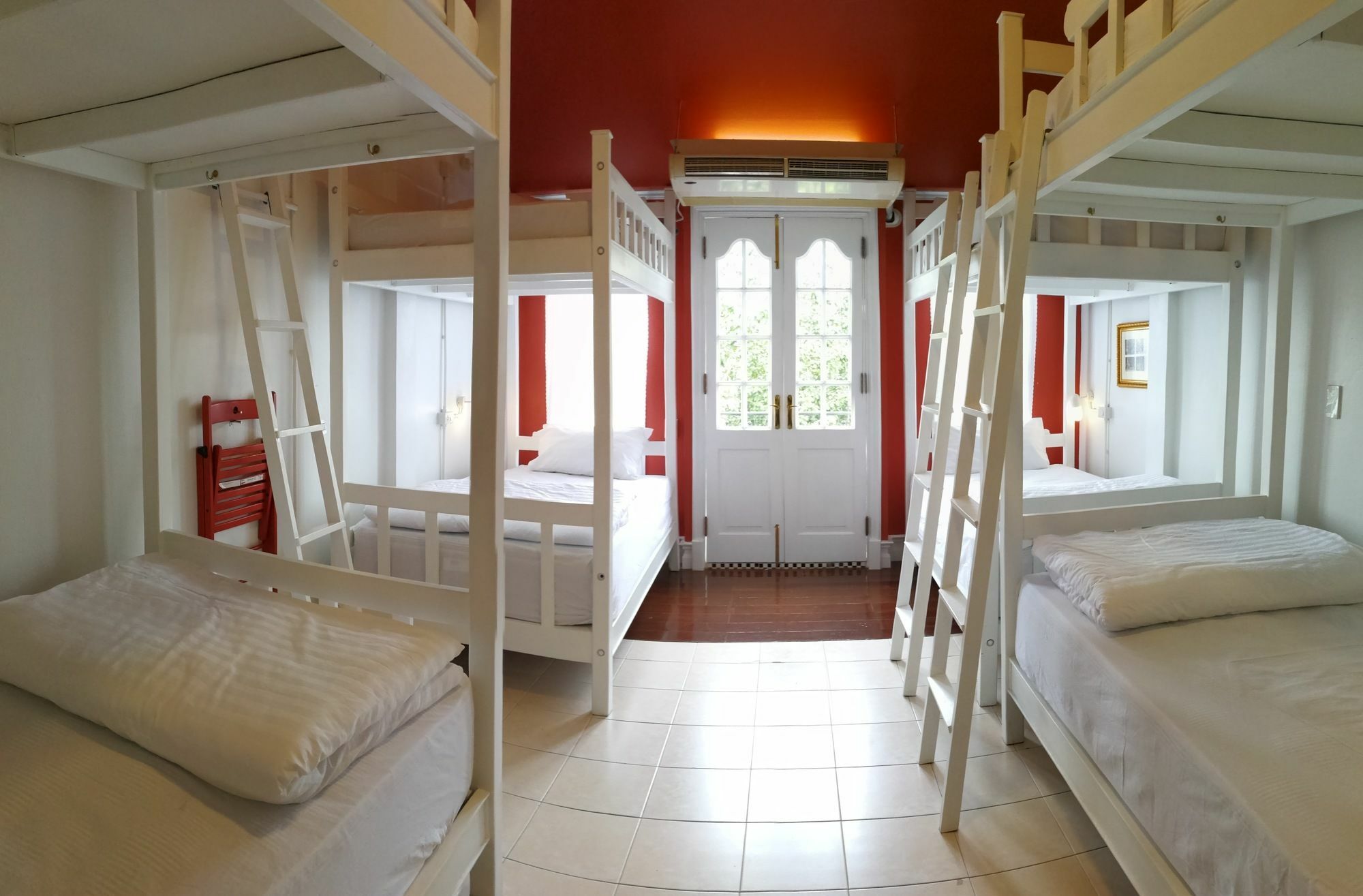 Хостел Bed In Town Чиангмай Экстерьер фото