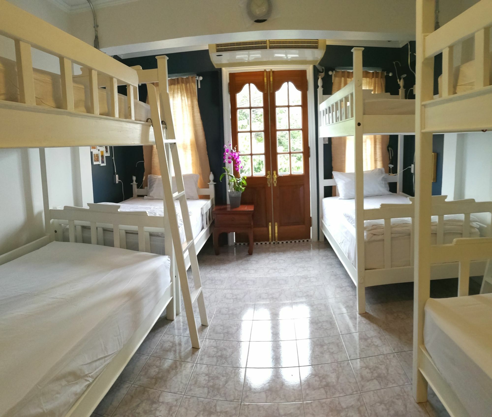Хостел Bed In Town Чиангмай Экстерьер фото