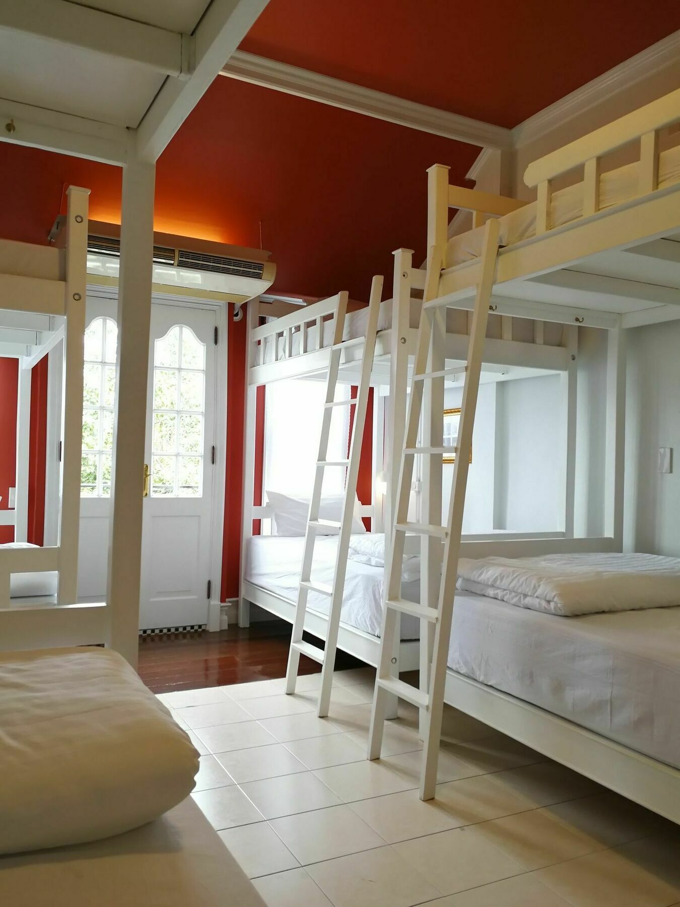 Хостел Bed In Town Чиангмай Экстерьер фото